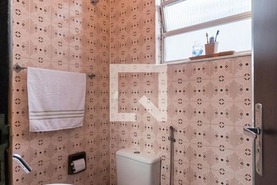 Banheiro da Suíte de casa à venda com 5 quartos, 200m² em Jardim America, Rio de Janeiro