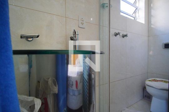 Banheiro suíte  de apartamento à venda com 2 quartos, 68m² em Rogowski, Porto Alegre