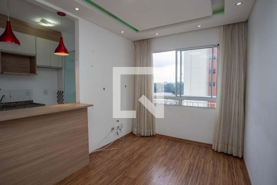 Sala de apartamento à venda com 2 quartos, 46m² em Canhema, Diadema
