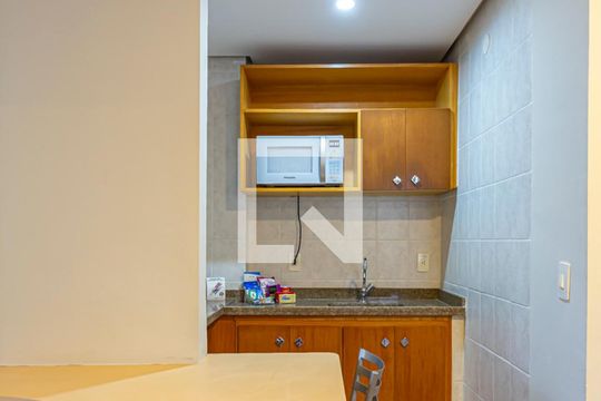 Sala e Cozinha de apartamento à venda com 1 quarto, 43m² em Centro, Santo André
