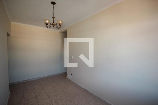 Sala de apartamento para alugar com 1 quarto, 45m² em Vila Natália, São Paulo