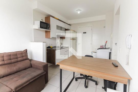 Sala de apartamento para alugar com 2 quartos, 34m² em Vila Nova Curuçá, São Paulo