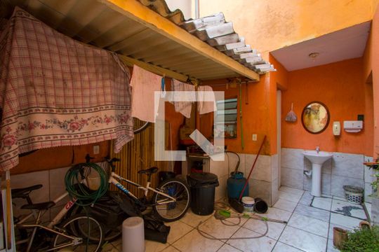 Área de serviço de casa à venda com 2 quartos, 81m² em Vila Alzira, Santo André