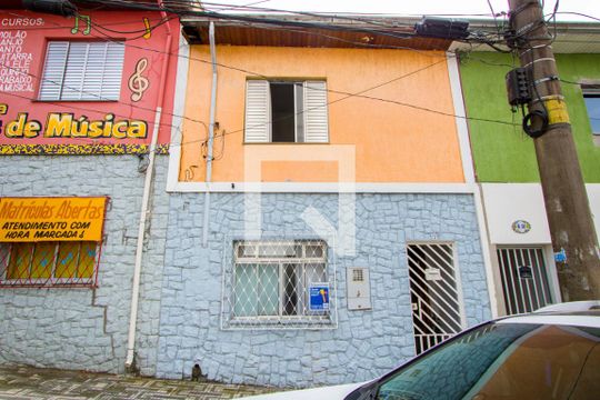 Fachada de casa à venda com 2 quartos, 81m² em Vila Alzira, Santo André