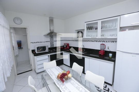 cozinha de casa à venda com 5 quartos, 328m² em A Definir Em Campo, Contagem