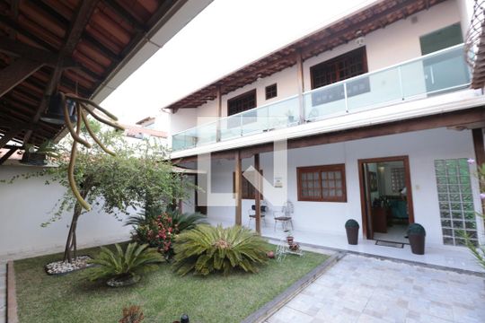 Varanda de casa à venda com 5 quartos, 328m² em A Definir Em Campo, Contagem