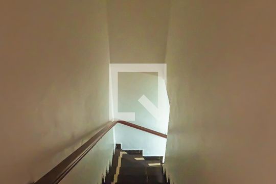 Corredor de casa à venda com 3 quartos, 152m² em Parque Santo Antonio, Guarulhos
