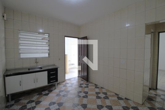 Cozinha de apartamento para alugar com 1 quarto, 47m² em Jardim Maria Rita, São Paulo