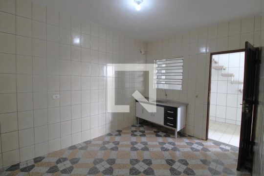 Cozinha de apartamento para alugar com 1 quarto, 47m² em Jardim Maria Rita, São Paulo