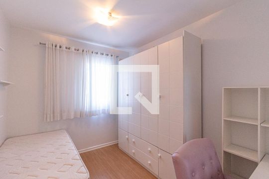 Quarto  de apartamento para alugar com 2 quartos, 80m² em Umuarama, Osasco
