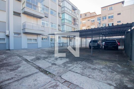 Garagem de apartamento à venda com 1 quarto, 45m² em Sarandi, Porto Alegre