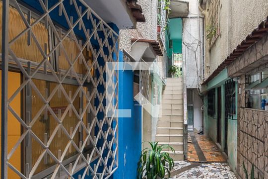 Área comum de acesso de apartamento para alugar com 2 quartos, 50m² em Ramos, Rio de Janeiro