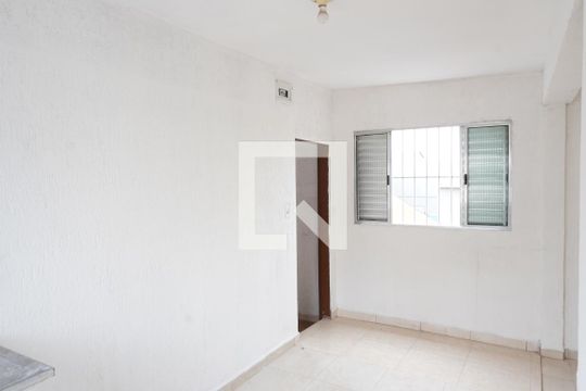 Sala / Quarto de kitnet/studio para alugar com 1 quarto, 30m² em Ipiranga, São Paulo