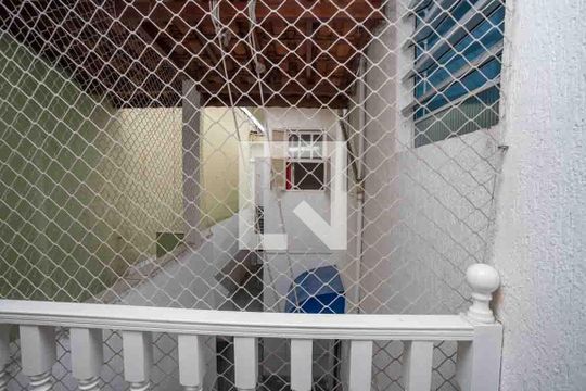 Área comum de casa para alugar com 2 quartos, 80m² em Taboão, Diadema