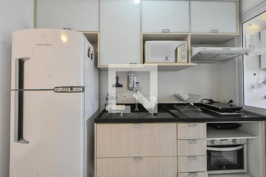 Cozinha  de apartamento para alugar com 1 quarto, 49m² em Vila Gertrudes, São Paulo