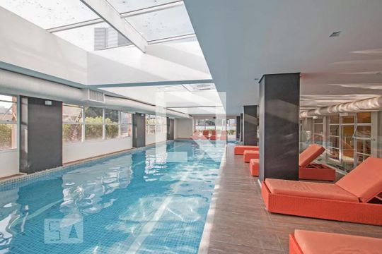Piscina  de apartamento para alugar com 1 quarto, 49m² em Vila Gertrudes, São Paulo