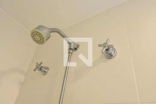 Banheiro  de apartamento para alugar com 1 quarto, 49m² em Vila Gertrudes, São Paulo