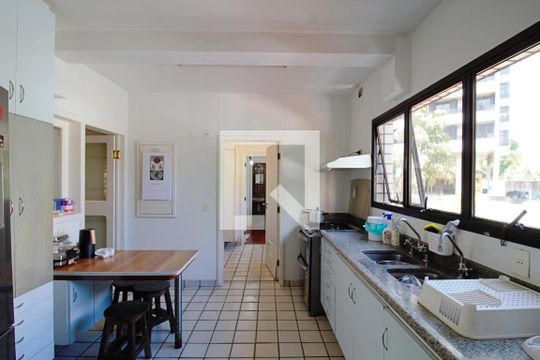 Cozinha de apartamento à venda com 3 quartos, 260m² em Paineiras do Morumbi, São Paulo