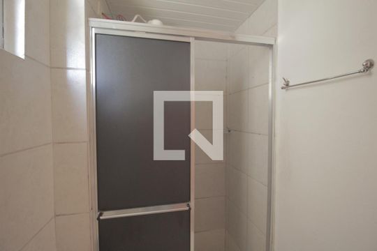 Banheiro de apartamento para alugar com 2 quartos, 43m² em Rubem Berta, Porto Alegre