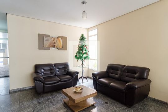 Hall de Entrada de apartamento para alugar com 2 quartos, 40m² em Vila Guarani, São Paulo