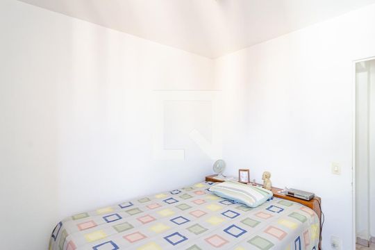 Quarto 1 de apartamento para alugar com 2 quartos, 40m² em Vila Guarani, São Paulo