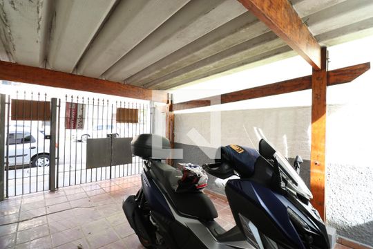 Garagem de casa à venda com 3 quartos, 100m² em Vila Romana, São Paulo