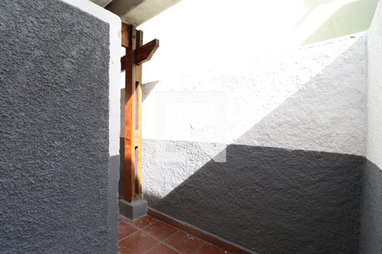 Quintal de casa à venda com 3 quartos, 100m² em Vila Romana, São Paulo