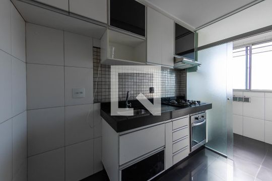 Cozinha de apartamento para alugar com 2 quartos, 107m² em Vila Ema, São Paulo