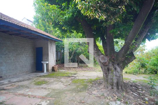 Pátio de casa à venda com 2 quartos, 72m² em São Jorge, Novo Hamburgo