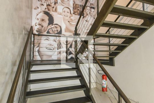 Escada de casa à venda com 4 quartos, 220m² em Brooklin Paulista, São Paulo