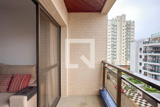 Varanda de apartamento para alugar com 3 quartos, 110m² em Loteamento Joao Batista Juliao, Guarujá