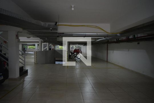 Garagem de apartamento para alugar com 2 quartos, 52m² em Vila Dora, Santo André