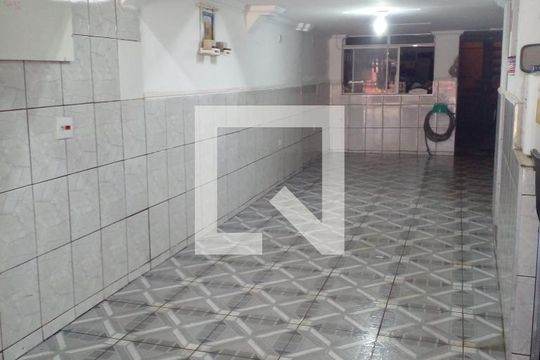 garagem de casa para alugar com 2 quartos, 67m² em Jardim Egle, São Paulo