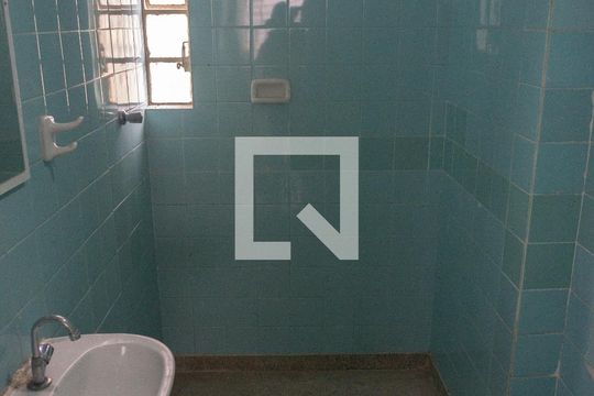 Banheiro de kitnet/studio para alugar com 1 quarto, 40m² em Bela Vista, São Paulo