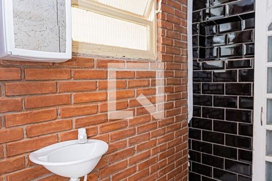 Banheiro de casa para alugar com 1 quarto, 80m² em Chácara Inglesa, São Paulo
