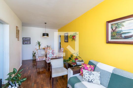 Sala de apartamento à venda com 3 quartos, 70m² em Olaria, Rio de Janeiro