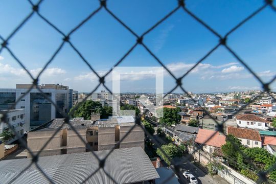 Vista do Quarto 3 de apartamento à venda com 3 quartos, 70m² em Olaria, Rio de Janeiro