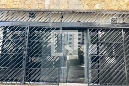 Fachada de casa de condomínio para alugar com 1 quarto, 12m² em Jardim Avelino, São Paulo