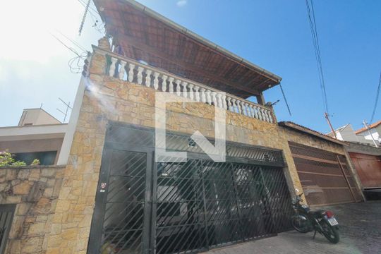 Fachada de kitnet/studio para alugar com 1 quarto, 15m² em Jardim Avelino, São Paulo