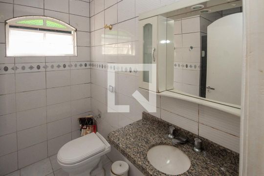 Banheiro de kitnet/studio para alugar com 1 quarto, 10m² em Jardim Avelino, São Paulo