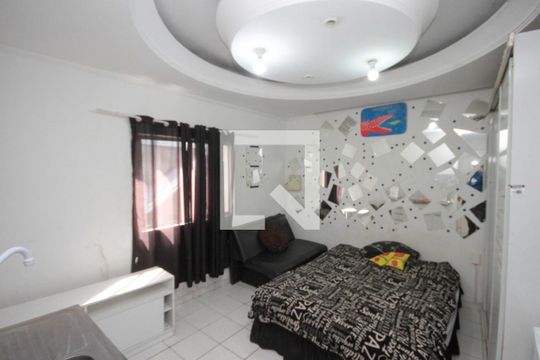 Kitnet/Studio para alugar com 1 quarto, 10m² em Jardim Avelino, São Paulo