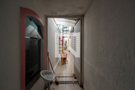 Corredor de kitnet/studio para alugar com 1 quarto, 10m² em Jardim Avelino, São Paulo