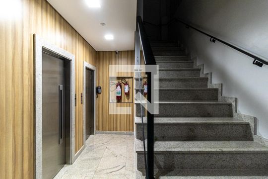 Elevadores de apartamento à venda com 1 quarto, 49m² em República, São Paulo