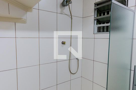 Banheiro da Garagem de casa à venda com 4 quartos, 320m² em Vila Alpina, Santo André