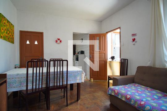 Sala de estar de casa à venda com 3 quartos, 163m² em Santana, Porto Alegre