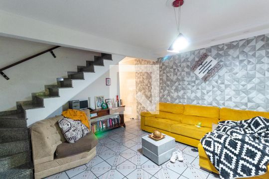 Casa à venda com 4 quartos, 197m² em Vila Ponte Rasa, São Paulo