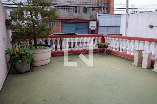 Quintal de casa à venda com 4 quartos, 164m² em Vila Gustavo, São Paulo