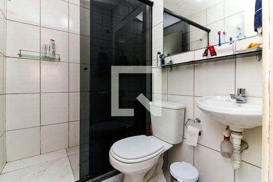 Banheiro de apartamento para alugar com 2 quartos, 52m² em Jardim Pirituba, São Paulo