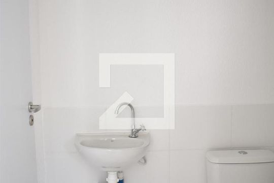 Banheiro de apartamento para alugar com 2 quartos, 41m² em Campo Grande, Rio de Janeiro