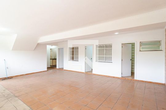 Garagem de casa à venda com 3 quartos, 225m² em Jabaquara, São Paulo